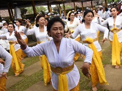 Tari Rejang Renteng: Aturan, Fungsi, dan Perlengkapannya