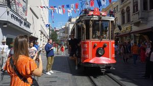 Foto: Trem, Moda Transportasi Langka yang Masih Eksis di Turki