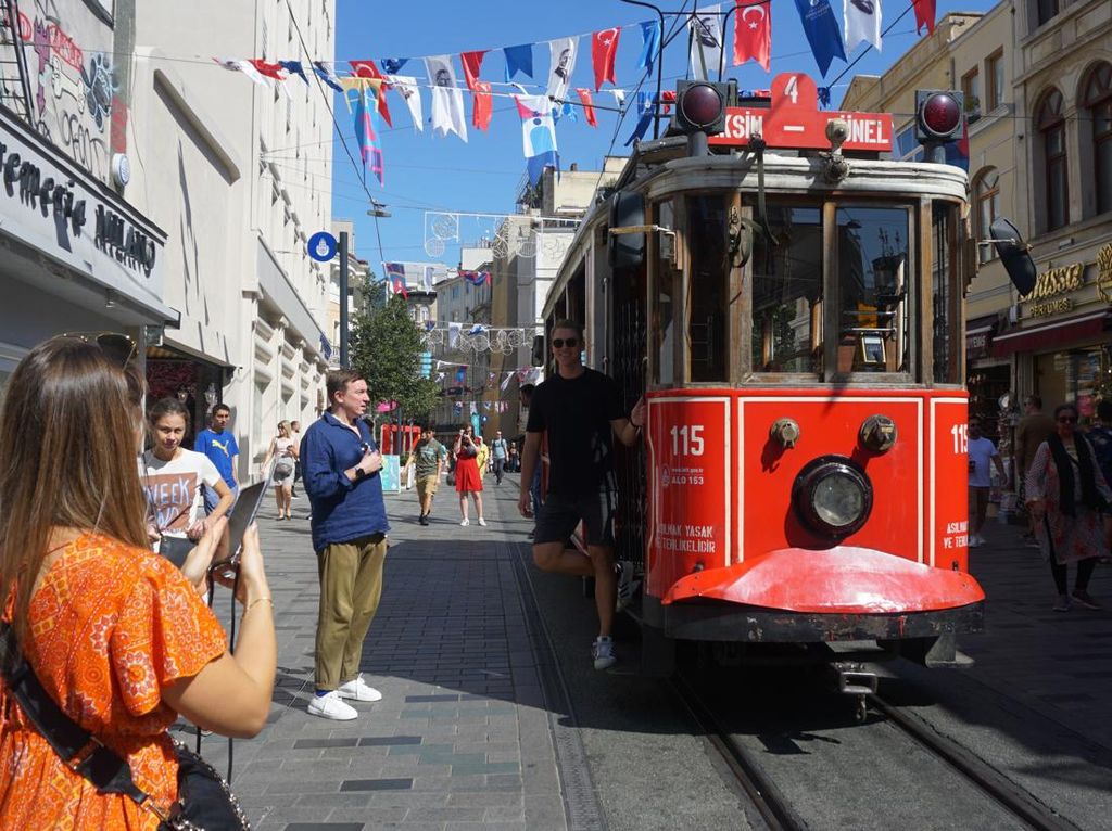 Foto: Trem, Moda Transportasi Langka yang Masih Eksis di Turki Foto: Trem, Moda Transportasi Langka yang Masih Eksis di Turki