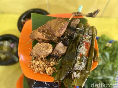 Raos Pisan! Makan di Warung Nasi Alam Sunda Bisa Nambah Nasi Sepuasnya