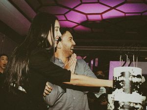 Most Pop: Momen Anya Geraldine Peluk Mesra Pacar di Depan Camer Most Pop: Momen Anya Geraldine Peluk Mesra Pacar di Depan Camer