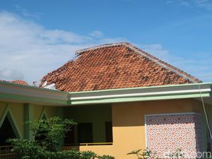 Atap SD Gunungkidul Ambruk, PDM Evaluasi Bangunan-KBM Sementara Daring Atap SD Gunungkidul Ambruk, PDM Evaluasi Bangunan-KBM Sementara Daring