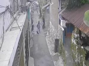 Detik-detik Jambret Rampas HP Emak-emak di Bandung