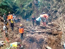Bendungan Alam di Curah Krecek Disudet Agar Tak Membahayakan