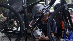 Bengkel Ini Sulap Sepeda Manual Jadi Sepeda Elektrik