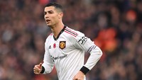 Cristiano Ronaldo teranyar tampil sebagai starter kala Manchester United takluk 1-3 dari Aston Villa pada Minggu (6/11). Ronaldo gagal bikin gol di laga itu (Getty Images)