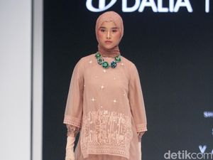 10 Koleksi Ria Miranda di JFW 2023, Hadirkan Busana dengan Motif Khas Minang 10 Koleksi Ria Miranda di JFW 2023, Hadirkan Busana dengan Motif Khas Minang