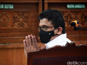 Pengacara Klaim Sambo Sudah Lama Berkacamata tapi Tak Selalu Dipakai Pengacara Klaim Sambo Sudah Lama Berkacamata tapi Tak Selalu Dipakai