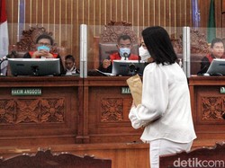 Pengacara Ungkap Gejala Putri Candrawathi Positif Corona Batuk dan Flu