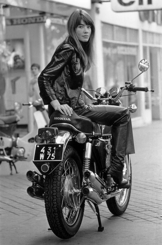 Foto: pinterest.com/Vogue France Françoise Hardy/