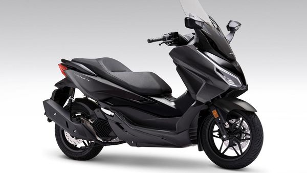 Wujud Skuter Maxi Irit Honda Forza 125, Full Tank buat Hampir 500 Km