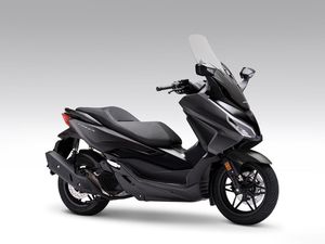 Wujud Skuter Maxi Irit Honda Forza 125, Full Tank buat Hampir 500 Km Wujud Skuter Maxi Irit Honda Forza 125, Full Tank buat Hampir 500 Km