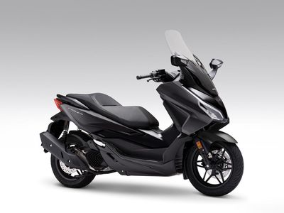Wujud Skuter Maxi Irit Honda Forza 125, Full Tank buat Hampir 500 Km