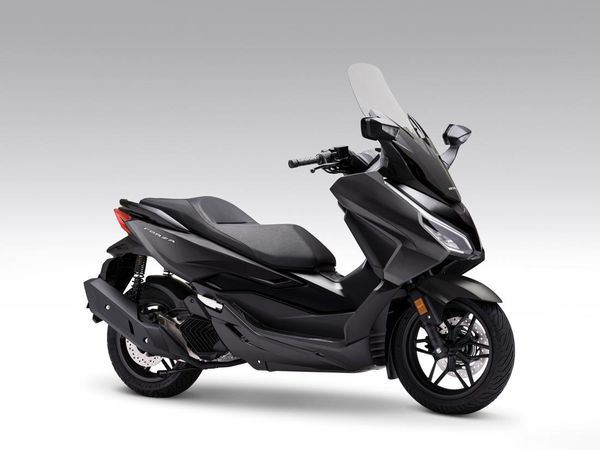 Wujud Skuter Maxi Irit Honda Forza 125, Full Tank buat Hampir 500 Km