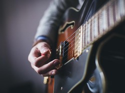 Rekomendasi Chord Gitar Lagu Lawas Galau