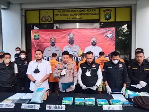 Polres Tangsel Ungkap Kasus Narkoba Senilai Rp 10 M, 7 Orang Ditangkap Polres Tangsel Ungkap Kasus Narkoba Senilai Rp 10 M, 7 Orang Ditangkap