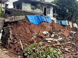 Cuaca Ekstrem Ganggu Proyek Pembangunan di Sukabumi