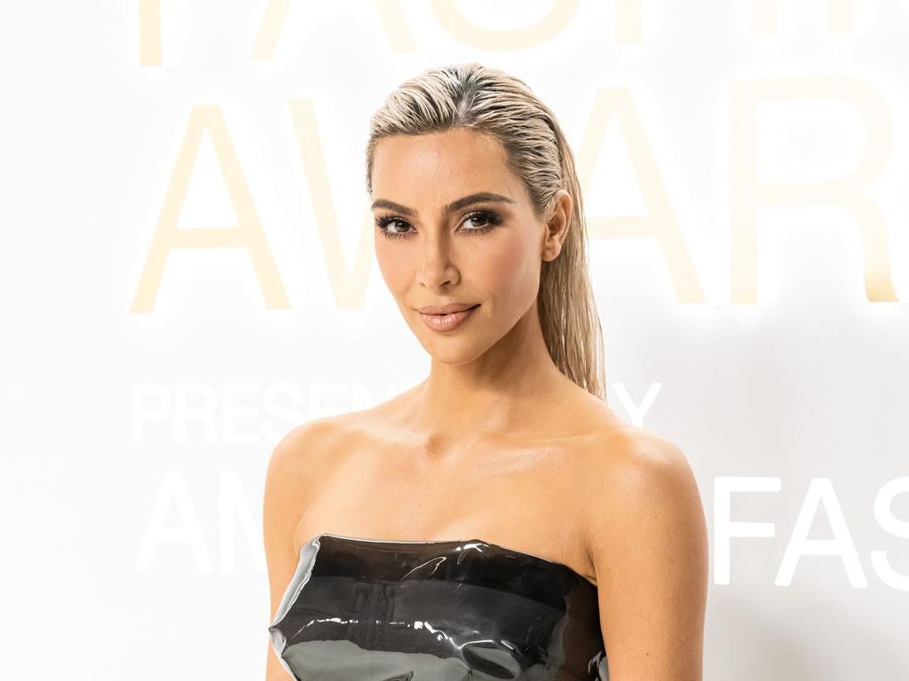 Reaksi Kim Kardashian saat Tahu Kanye West Suka Pamer Foto Bugilnya