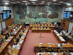 Saat Rano Karno Tanya Iwan Bule: Pernah Lihat Shayne Pattynama Main?