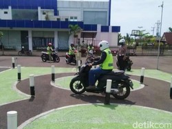 Permudah Pengurusan SIM, Polisi Banyuwangi Kembali Buka Latihan Uji Praktik