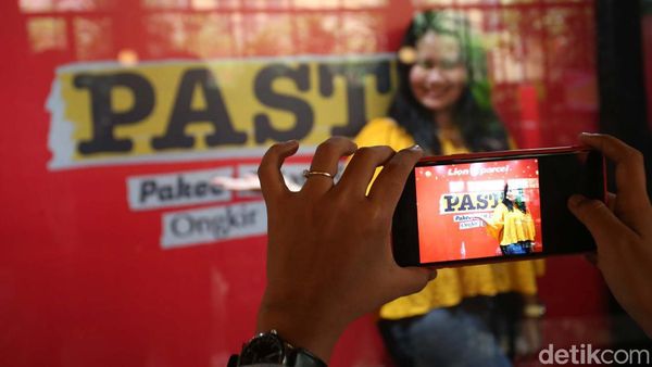 Komitmen Pelayanan Kurir Paling Mutakhir