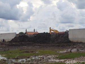Ganjar Jelaskan Penyebab Banjir di Mangkang Wetan Semarang