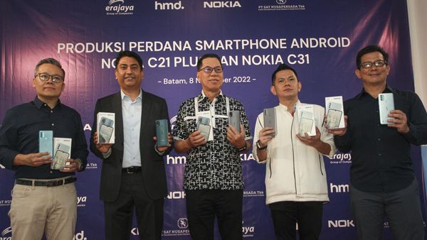 Mantap! Nokia Produksi HP Cerdas C-Series di Batam