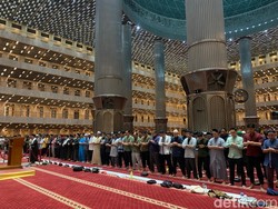 Bolehkah Seorang Muazin Jadi Imam Sekaligus?