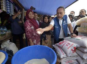 Cek Pasar di Mandailing Natal, Zulhas Jamin Stok Pangan Jelang Nataru Aman