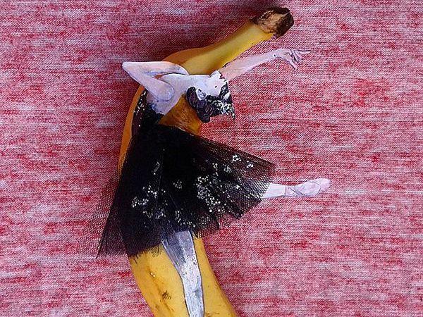 Modal Buah Pisang, Seniman Ini Bikin Berbagai Lukisan Keren