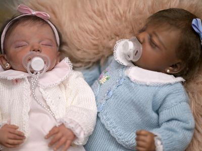 Super Realistis, Boneka-boneka Ini Mirip Bayi Sungguhan