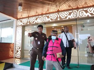 Eks Pimpinan Cabang Bank Papua Tersangka Korupsi Dana KPR Rp 12 M Ditahan Eks Pimpinan Cabang Bank Papua Tersangka Korupsi Dana KPR Rp 12 M Ditahan