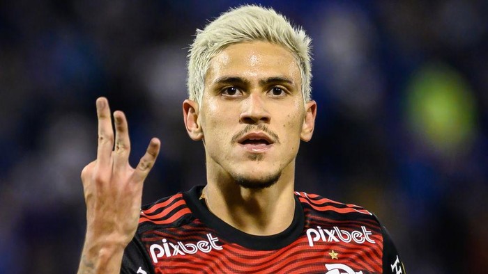 BUENOS AIRES, ARGENTINA - 2022/08/31: Pedro Guilherme of Flamengo celebrates after scoring his goal during the Copa CONMEBOL Libertadores 2022 first-leg semifinal match between Velez and Flamengo at Jose Amalfitani Stadium. Final Score; Velez 0:4 Flamengo. (Photo by Manuel Cortina/SOPA Images/LightRocket via Getty Images)