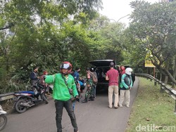 Pemotor Tabrak Pemotor di Simpang UI Depok, Asal Putar dan Kabur