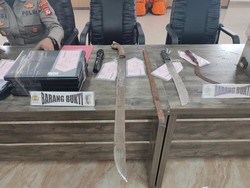 Penampakan Barbuk Pencurian SD di Bogor, Ada Tabung Gas hingga Galon