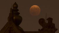 Potret Gerhana Bulan Total di China