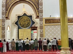 Masjid Tertua di Manado Gelar Salat Gerhana Bulan Saat Memasuki Fase Puncak