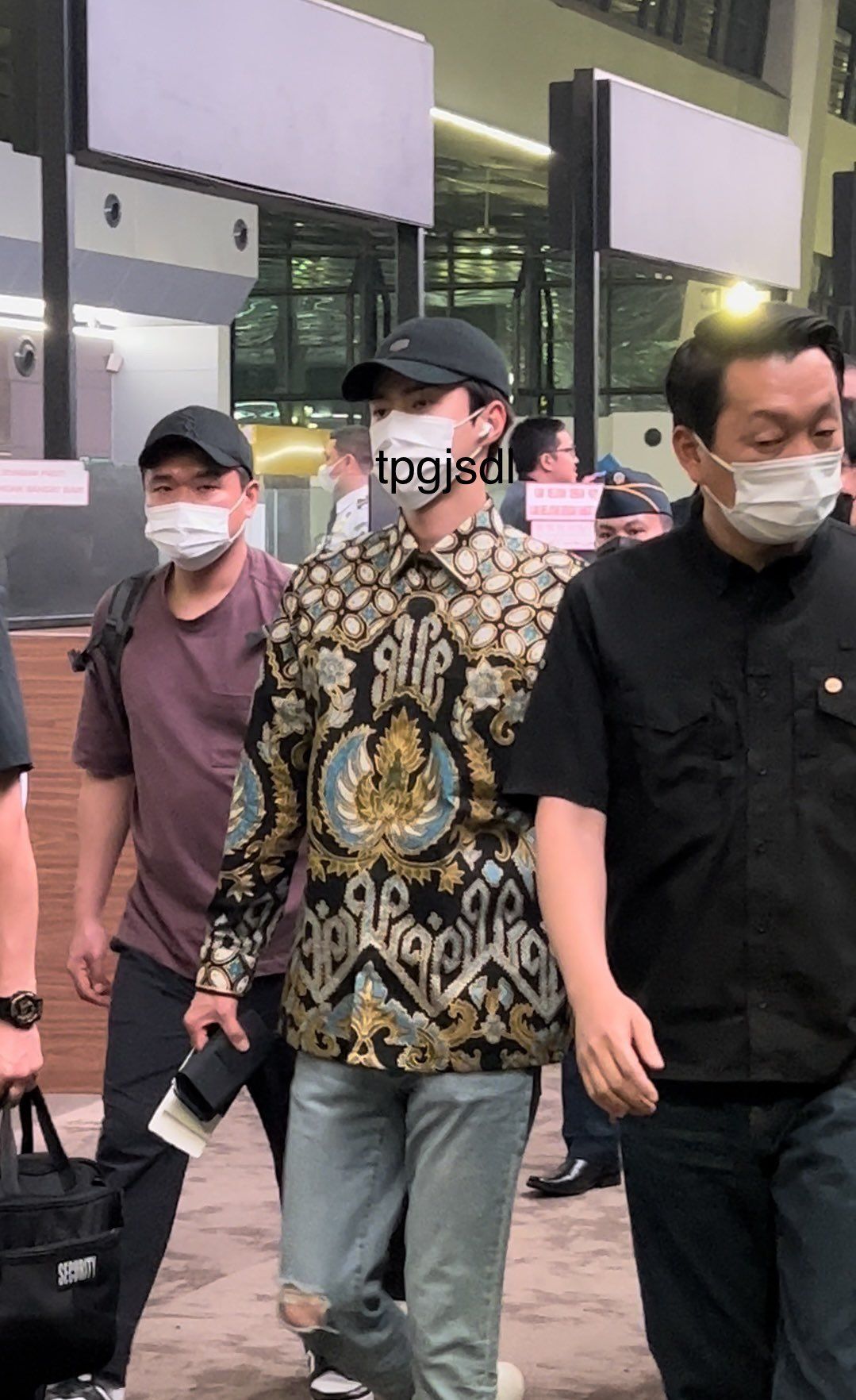 Sehun Pakai Batik Sehun Pakai Batik