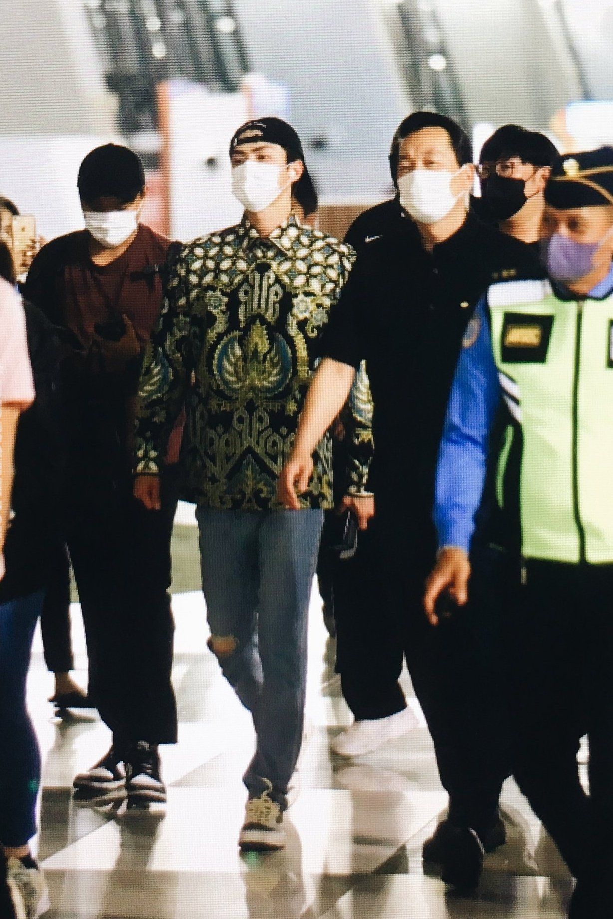 Sehun Pakai Batik Sehun Pakai Batik