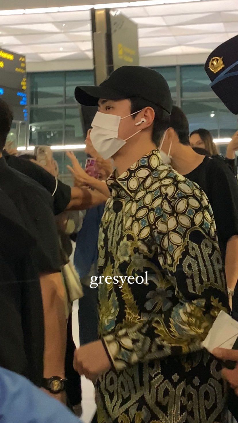 Sehun Pakai Batik Sehun Pakai Batik
