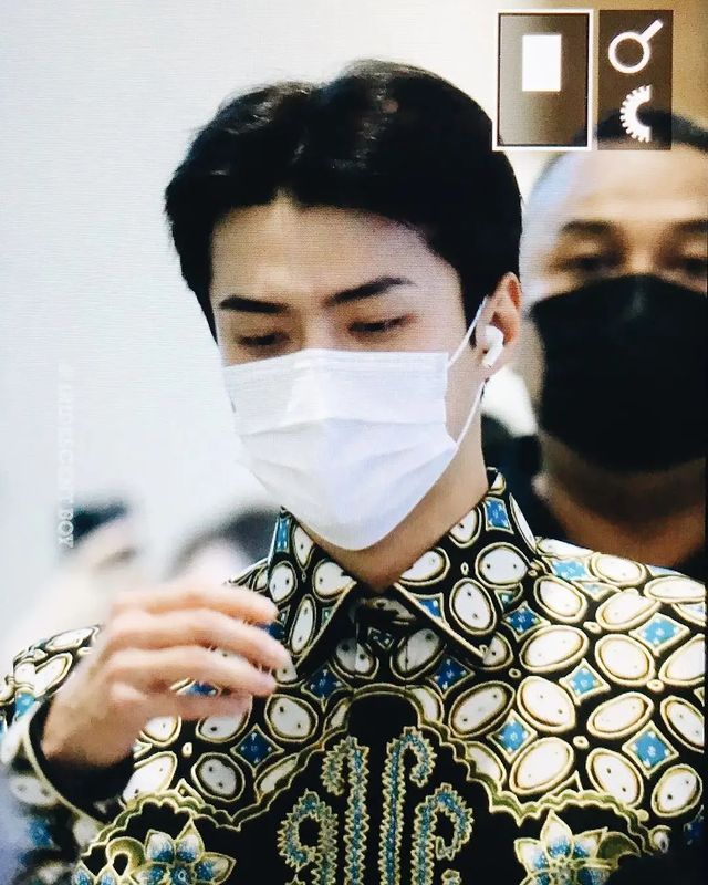 Sehun Pakai Batik Sehun Pakai Batik