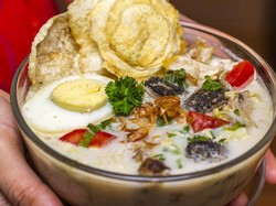 5 Tempat Makan Soto Betawi Enak, Kuahnya Segar Berisi Daging dan Jeroan