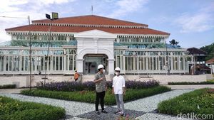 Megahnya Taman Mangkunegaran yang Terinspirasi Era MN VII