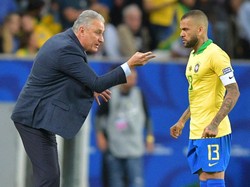 Tite Jelaskan Alasan Bawa Dani Alves ke Piala Dunia 2022