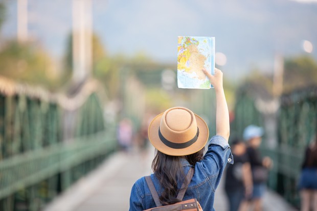 Travelling ke tempat baru/ Foto: freepik.com/jcomp Travelling ke tempat baru