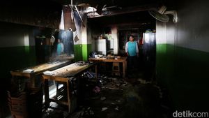 Kondisi Warteg di Tebet Usai Dilalap Api