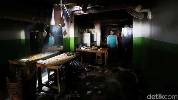 Kondisi Warteg di Tebet Usai Dilalap Api