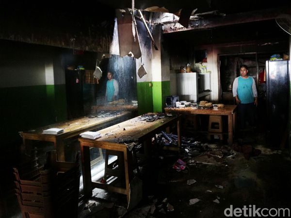 Kondisi Warteg di Tebet Usai Dilalap Api