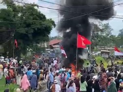 Warga Sibolangit Blokade Jalan, Jalur Medan-Berastagi Lumpuh