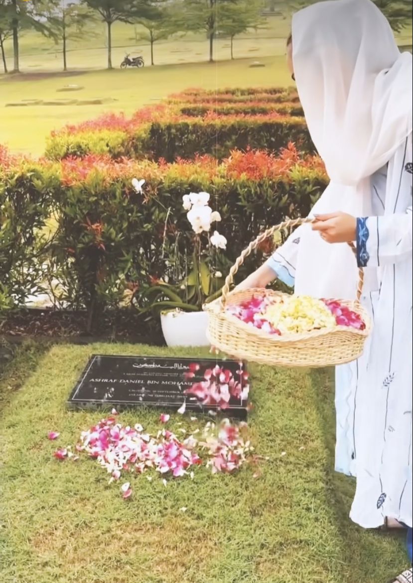 Bunga Citra Lestari Ziarah ke Makam Ashraf